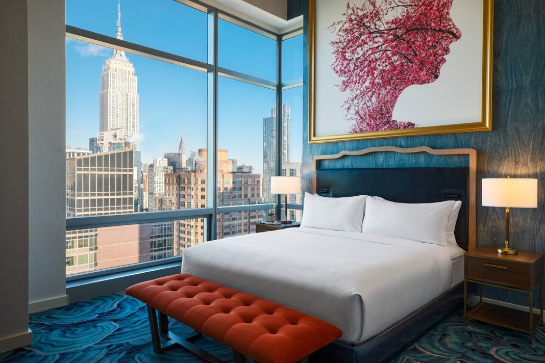 Manhattan hotel block